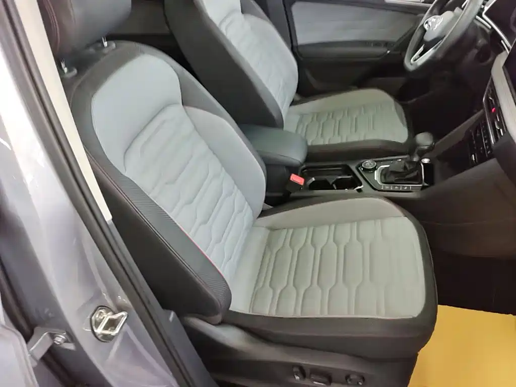 Volkswagen Tiguan L 2023 — фото 25