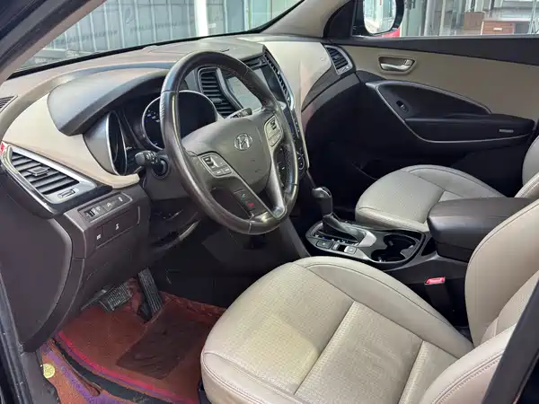 Hyundai Santa Fe 2013