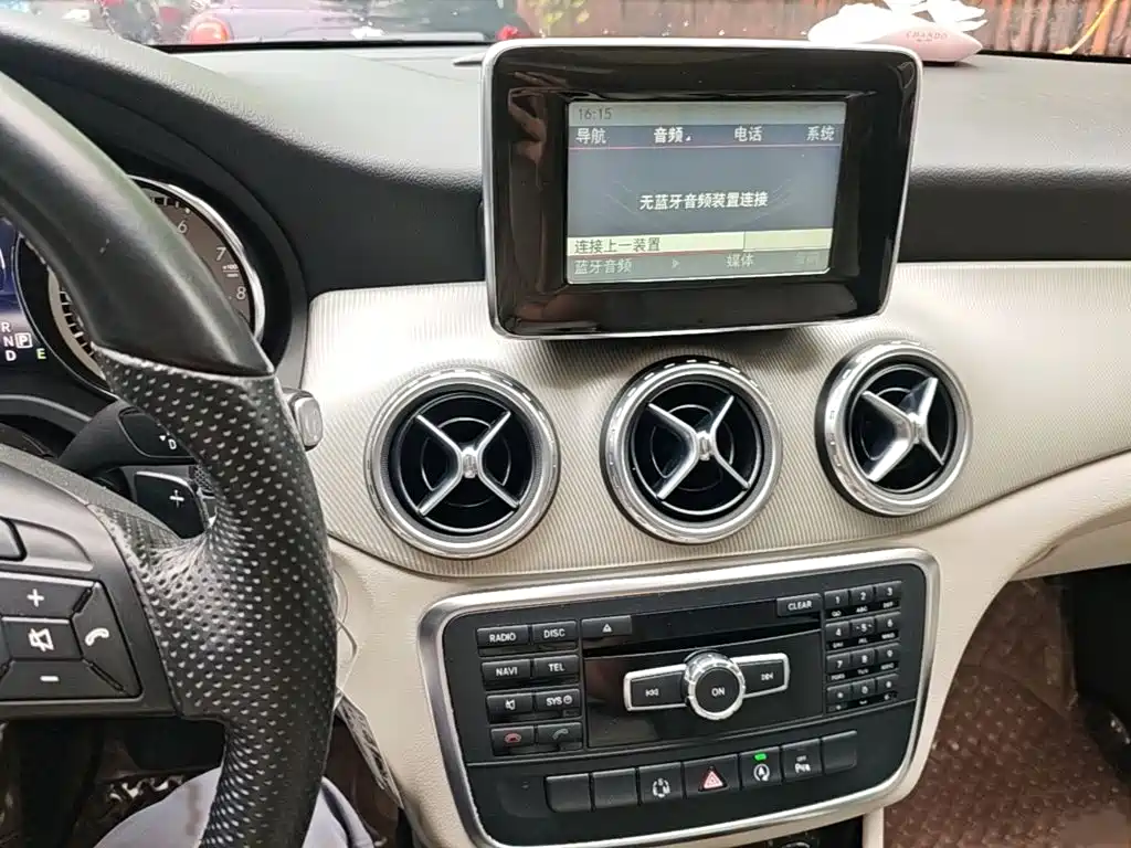 Mercedes-Benz GLA 2015