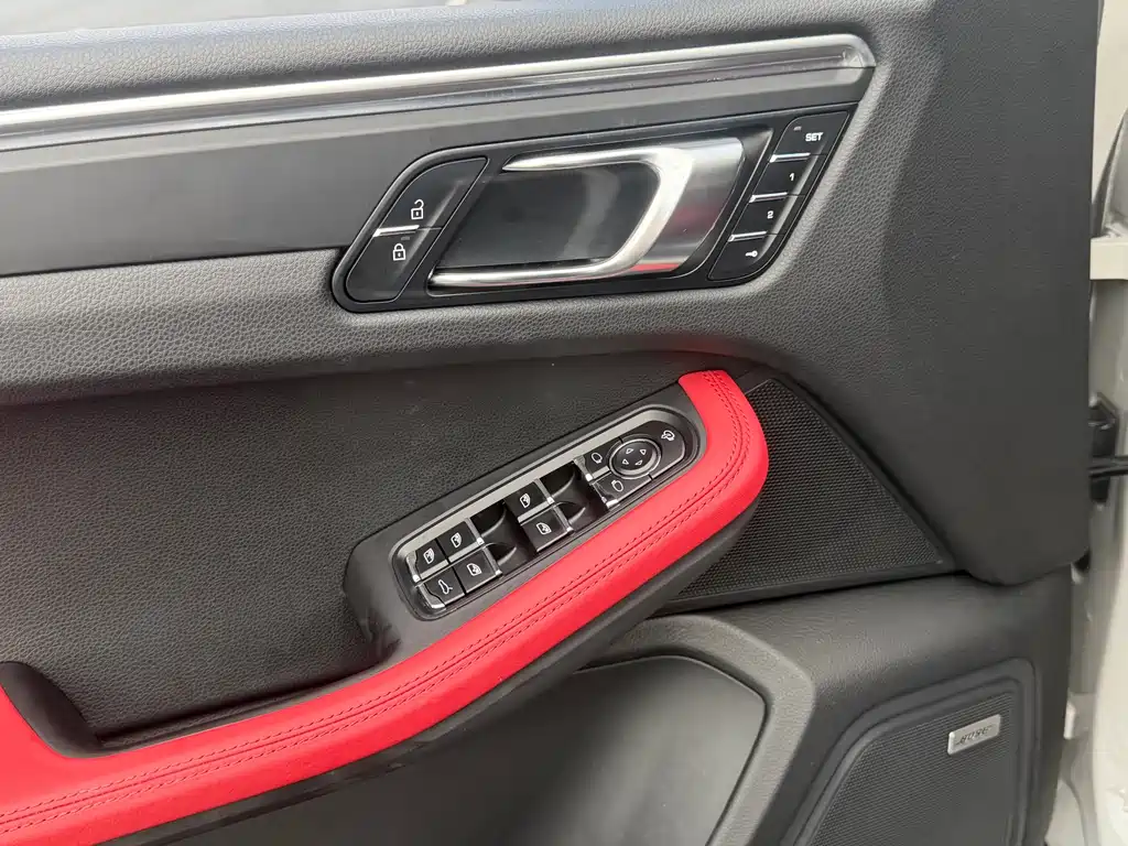 Porsche Macan 2022 — фото 10