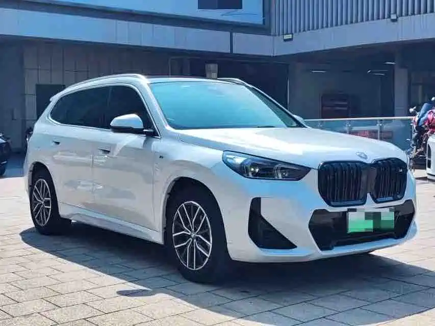 BMW iX1 2024