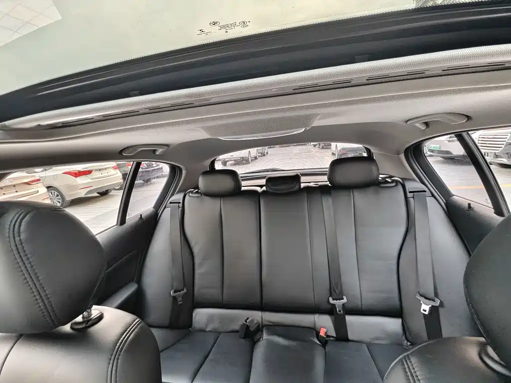 BMW 1 Series 2016 — фото 16