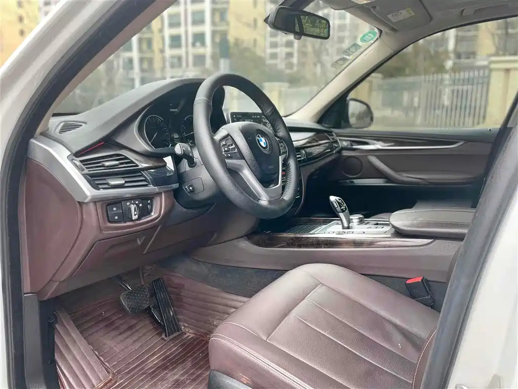 BMW X5 2018 — фото 9