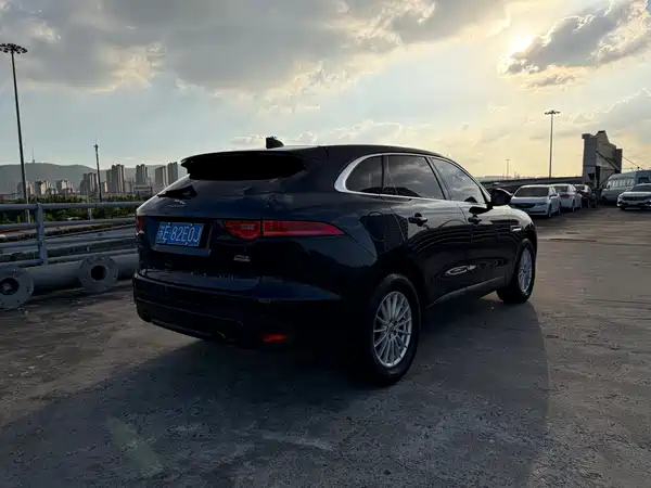 Jaguar F-PACE 2019