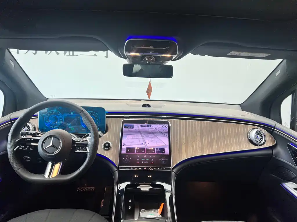 Mercedes-Benz EQE SUV 2025 — фото 11