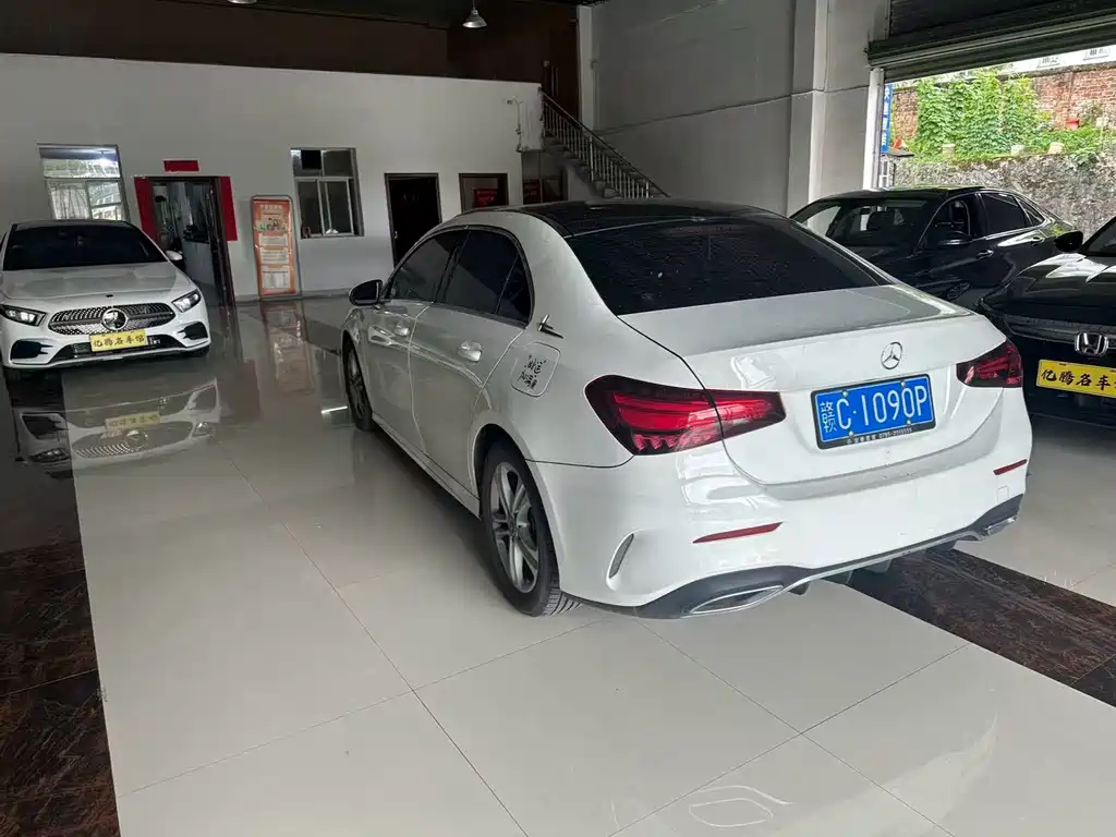 Mercedes-Benz A-Class 2023 — фото 9