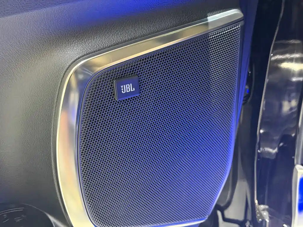 Toyota Alphard 2021 — фото 19