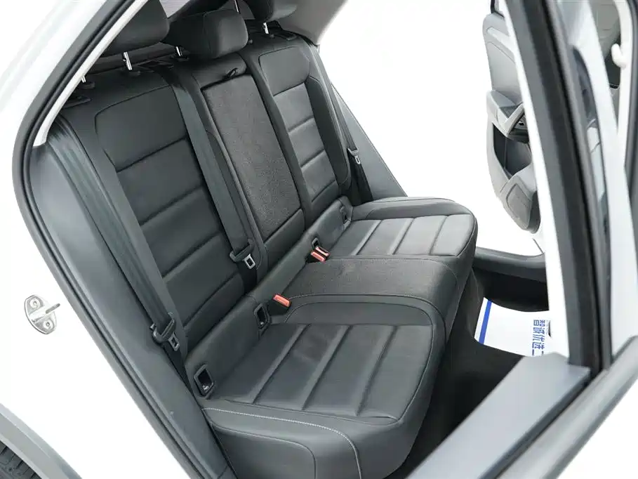 Volkswagen T-Roc 2023 — фото 28