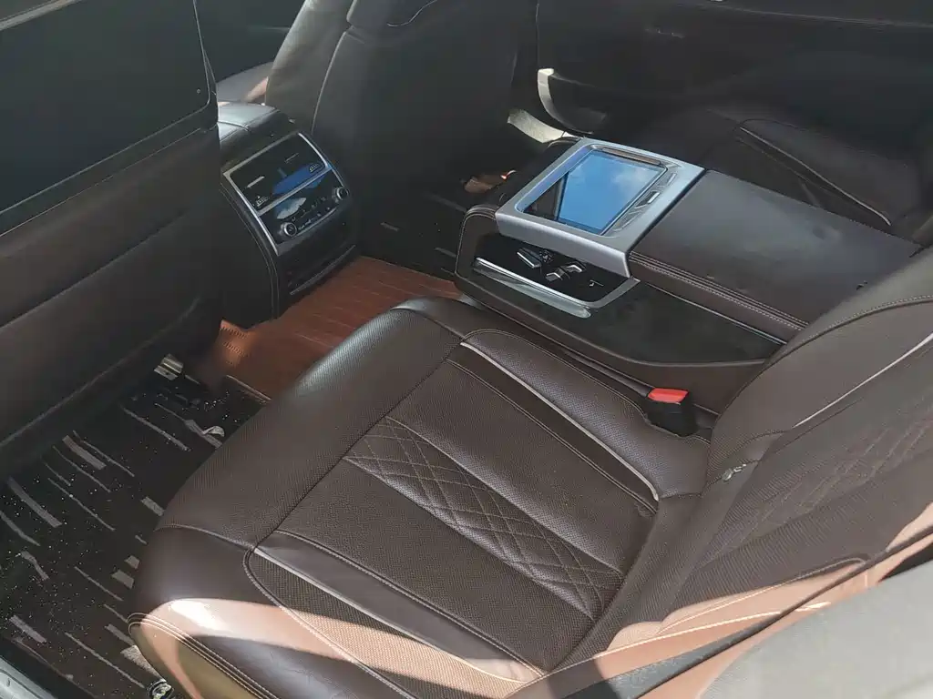 BMW 7 Series 2016 — фото 19