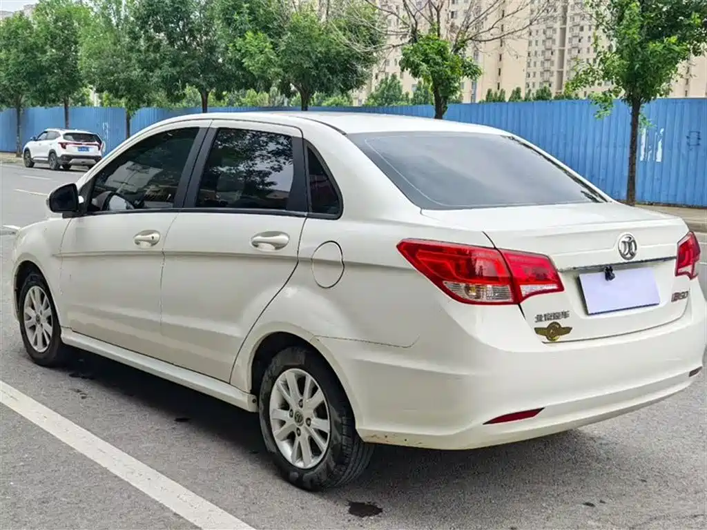 BAIC E-Series 2014 — фото 9