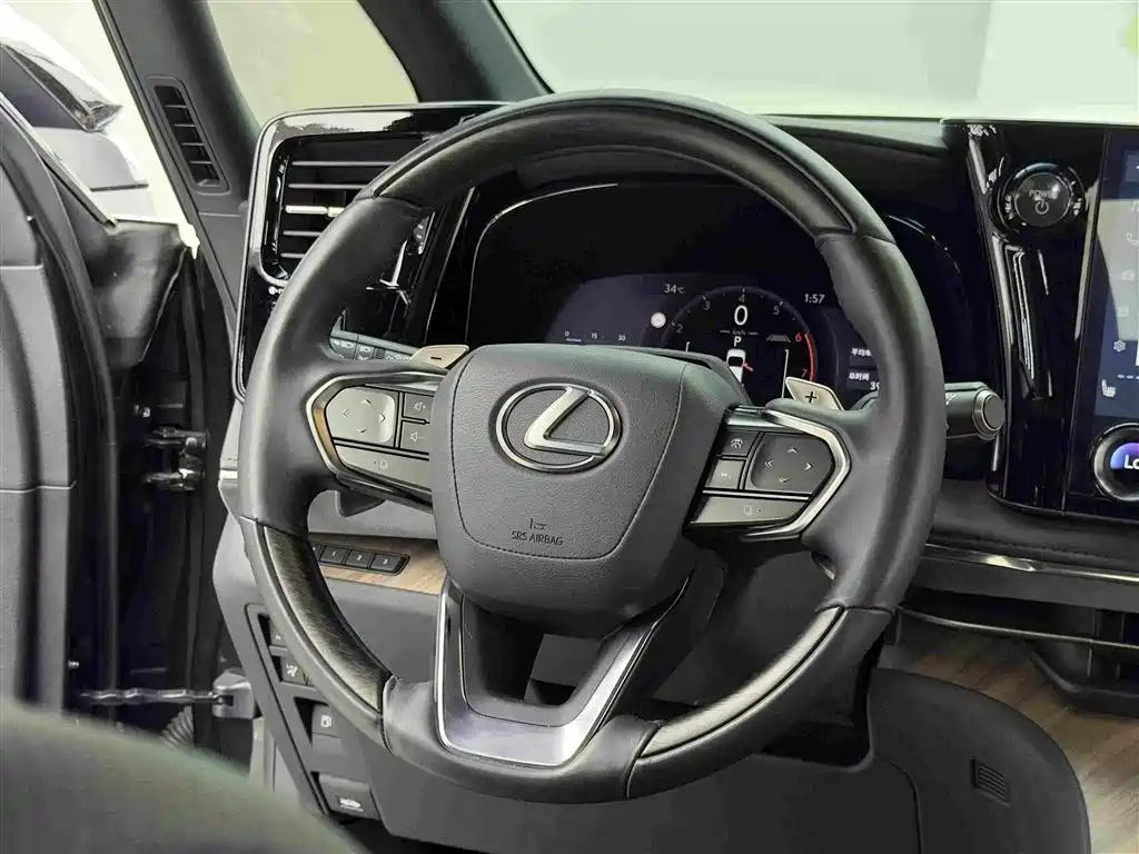 Lexus LM 2024 — фото 17