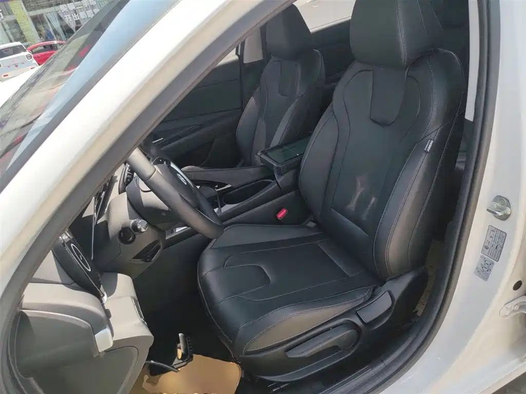 Hyundai Elantra 2023 — фото 15