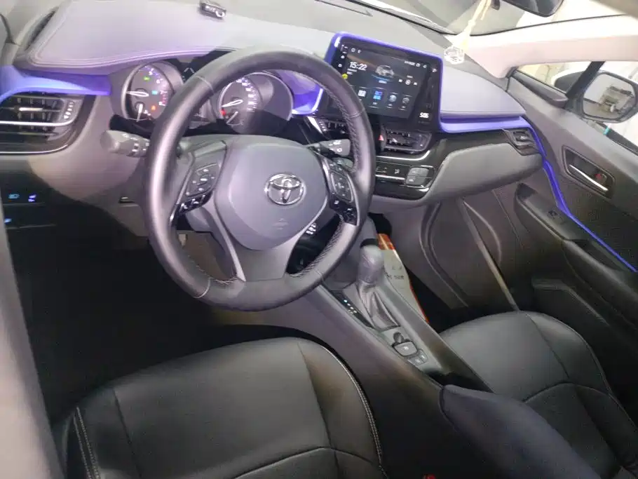 Toyota C-HR 2022 — фото 12