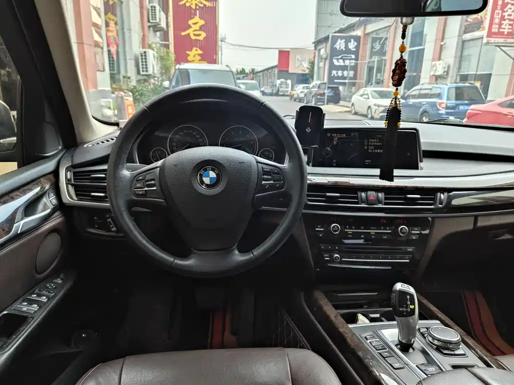 BMW X5 2015 — фото 11