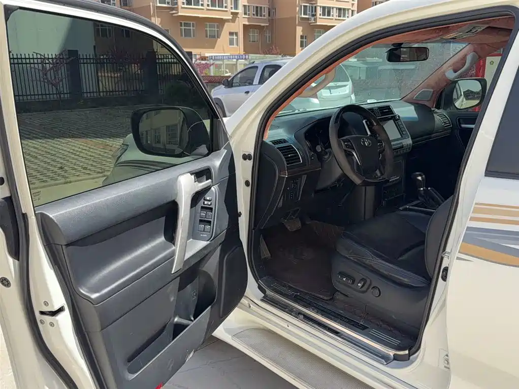 Toyota Prado 2018 — фото 10