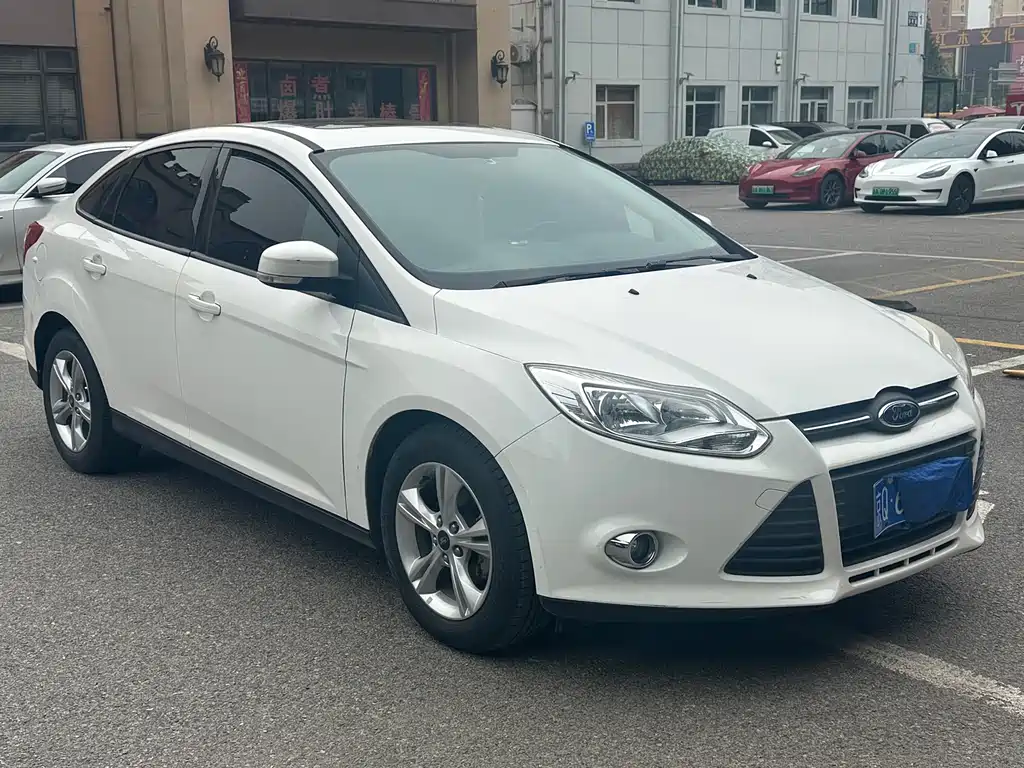 Ford Focus 2015 — фото 3