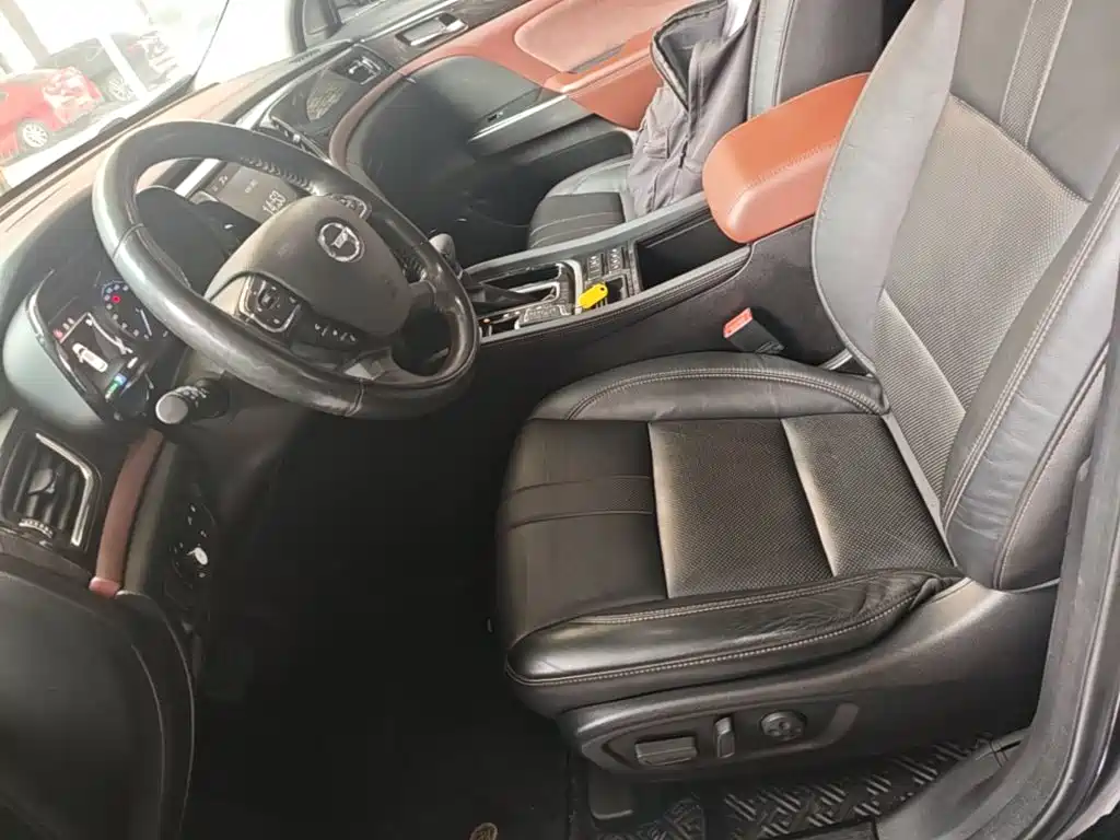 GAC Trumpchi GS8 2017 — фото 15