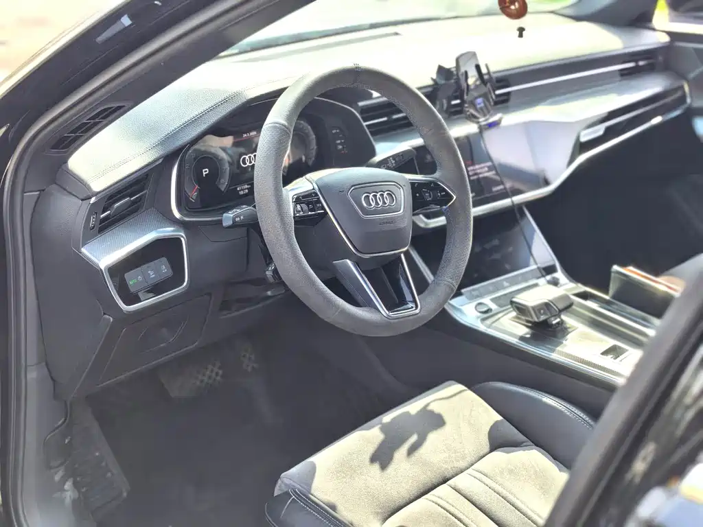 Audi A6L 2022