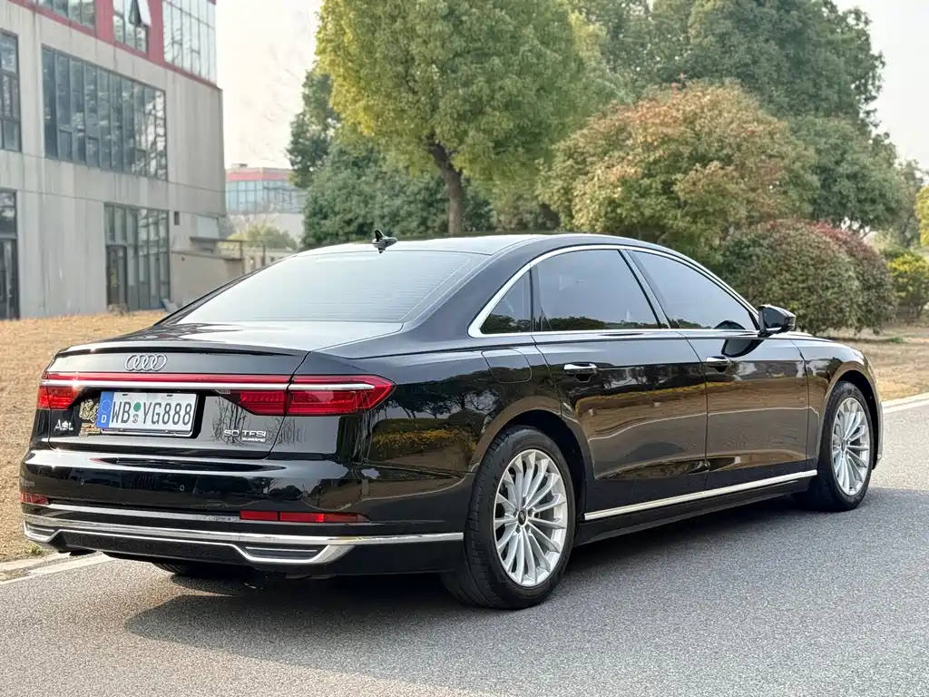Audi A8 2022