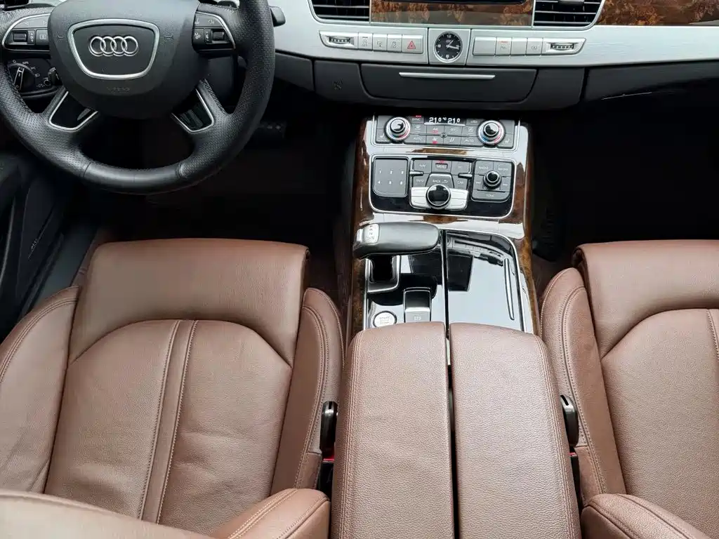 Audi A8 2018 — фото 8
