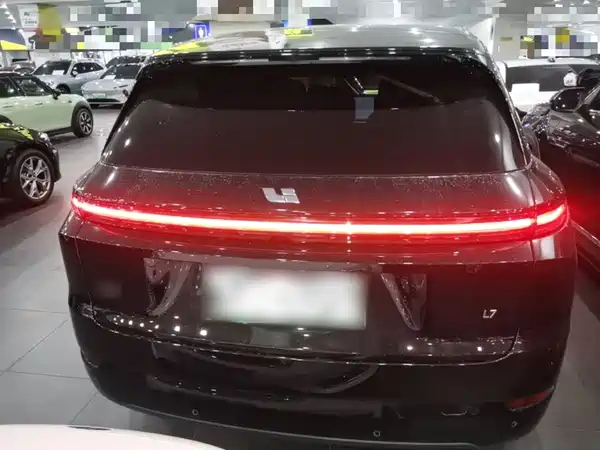 Li Auto L7 2025
