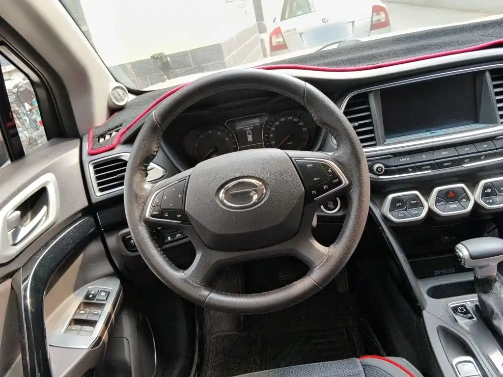 GAC Trumpchi GS4 2017 — фото 11