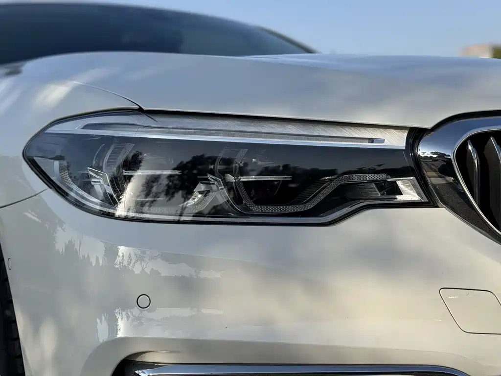 BMW 5 Series New Energy 2020 — фото 34