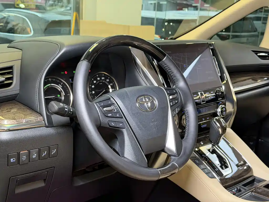 Toyota Vellfire 2022 — фото 16