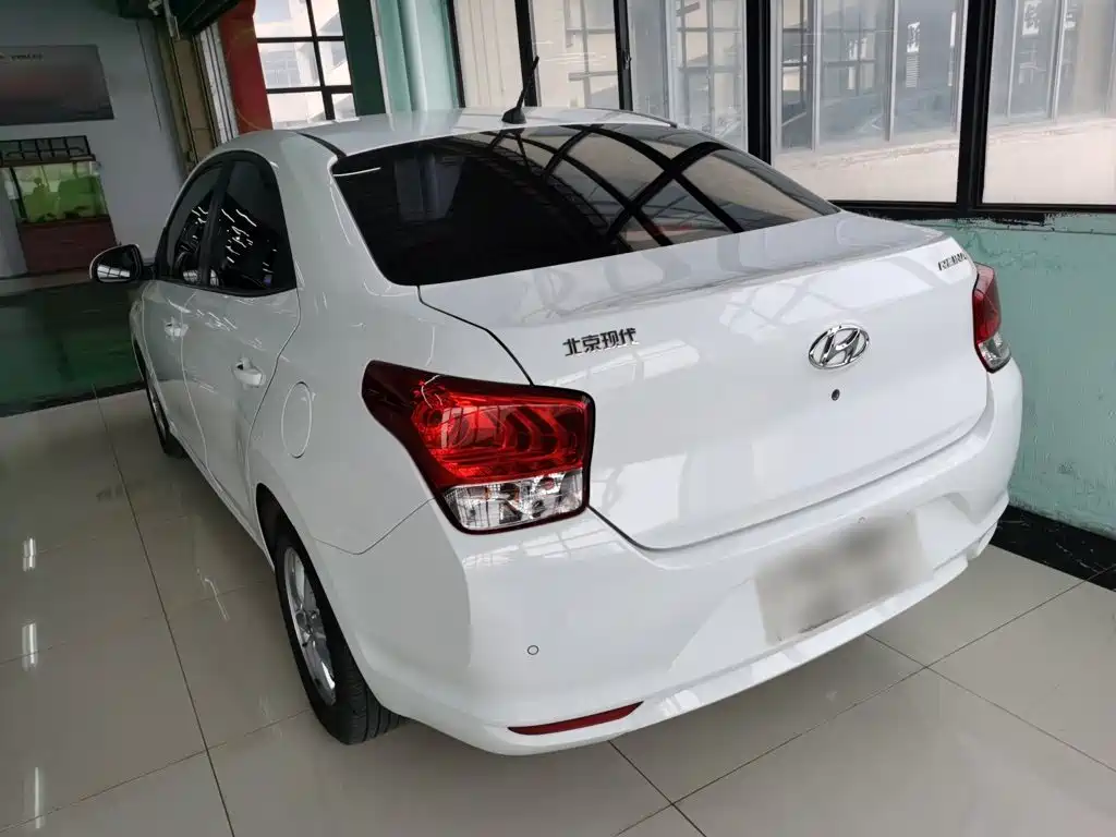 Hyundai Verna 2018 — фото 23