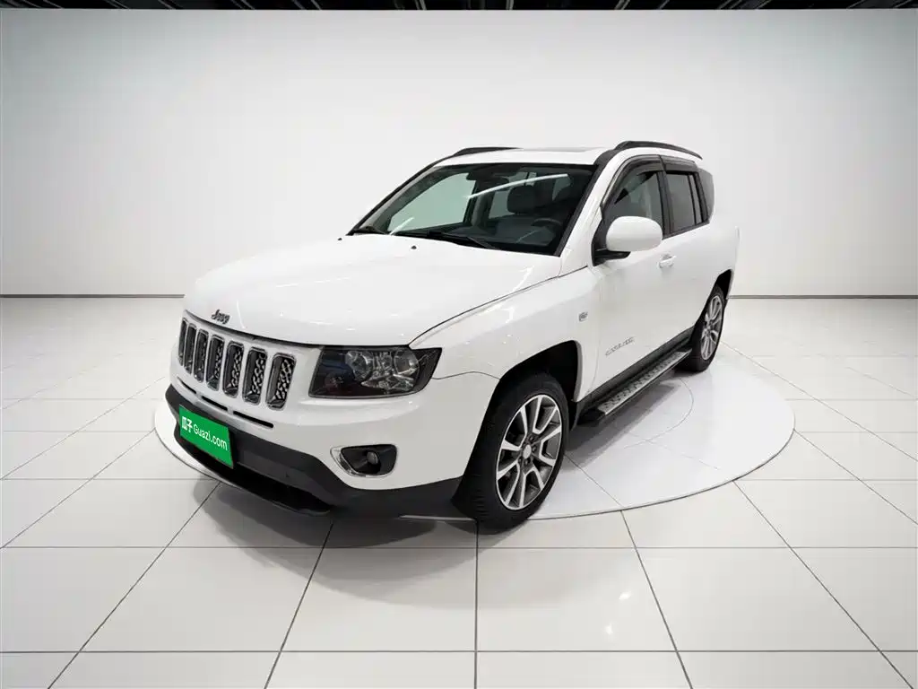 Jeep Compass 2015 — фото 1