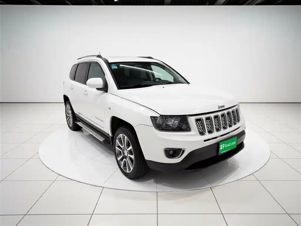 Jeep Compass 2015 — фото 4