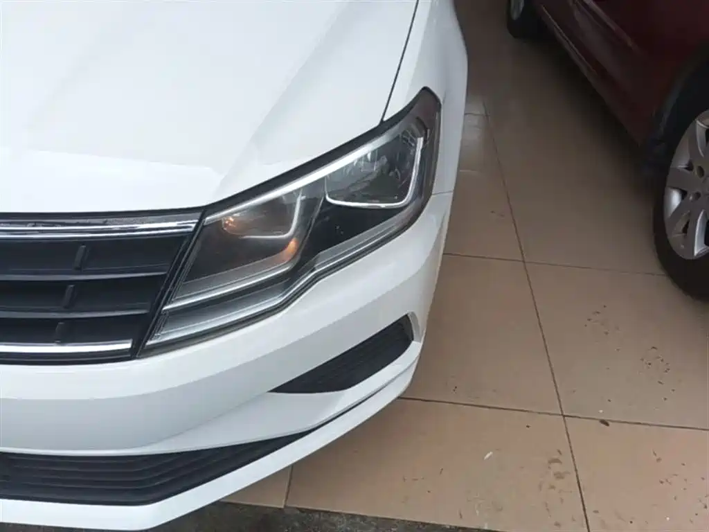 Volkswagen Jetta 2018 — фото 24