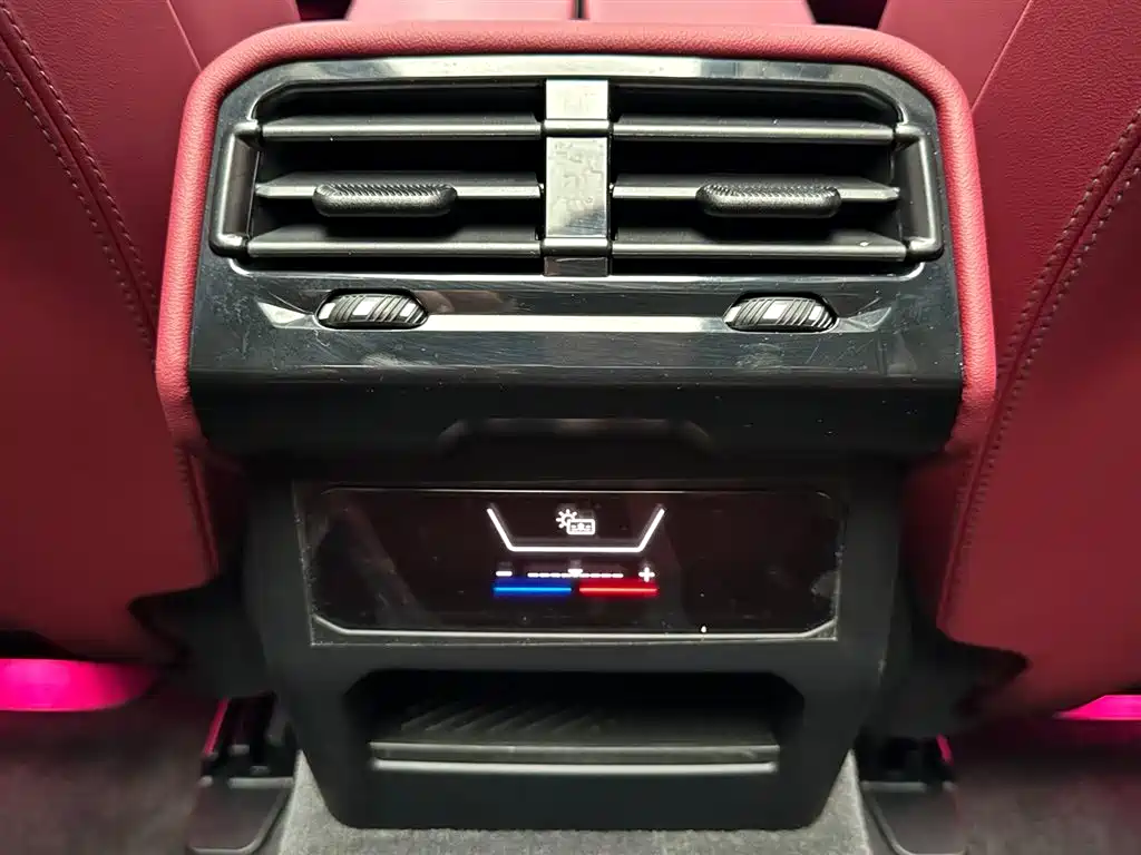 BMW 5 Series 2025 — фото 16