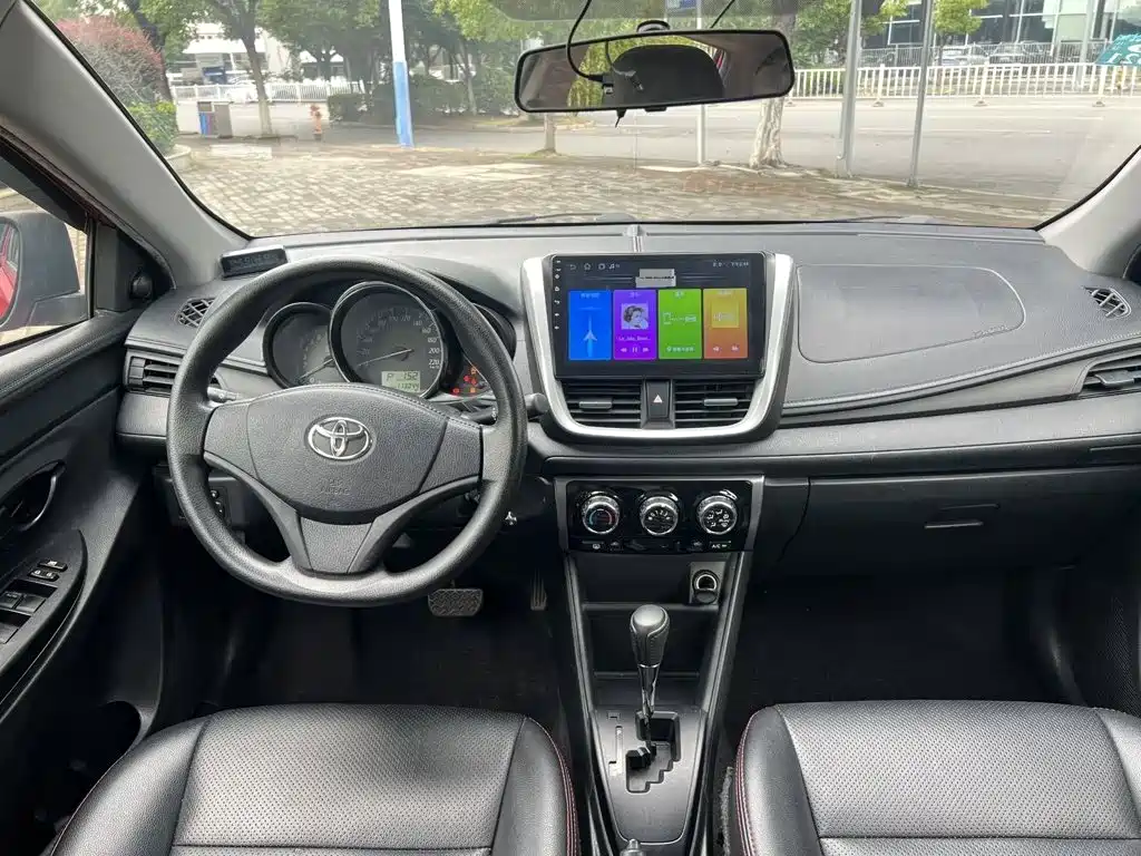Toyota Yaris L 2017 — фото 8