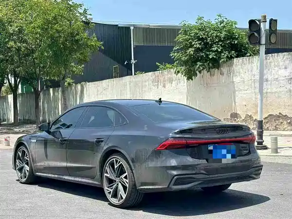 Audi A7L 2024