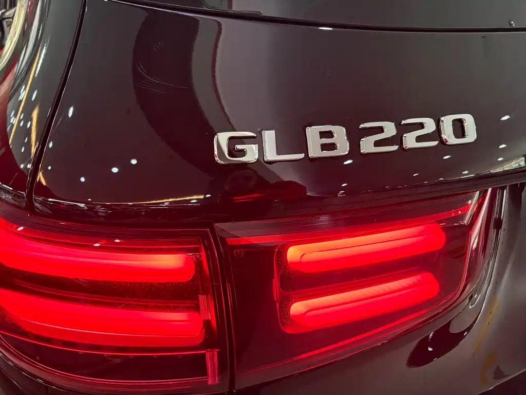Mercedes-Benz GLB 2025 — фото 14
