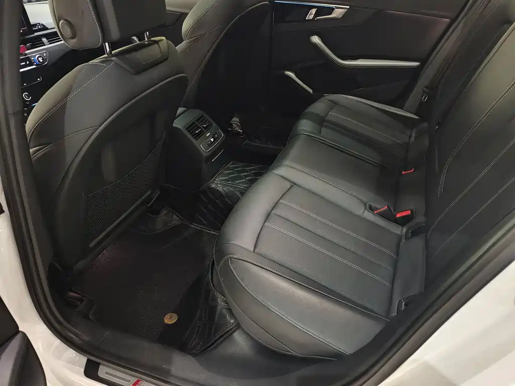 Audi A4L 2024