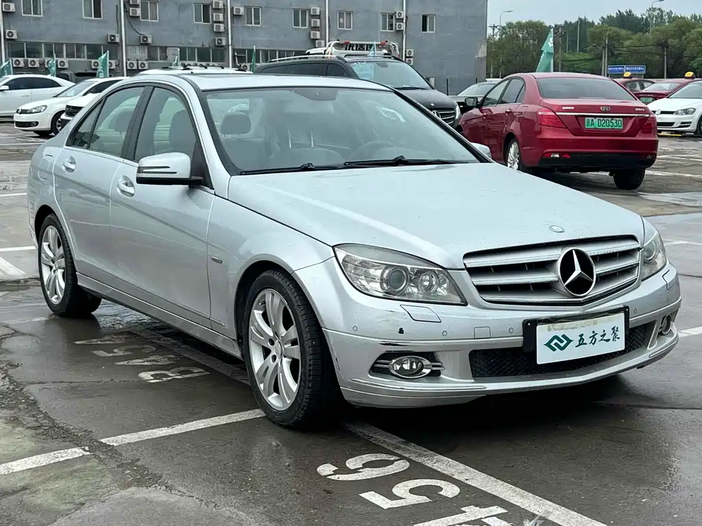 Mercedes-Benz C-Class 2010 — фото 3
