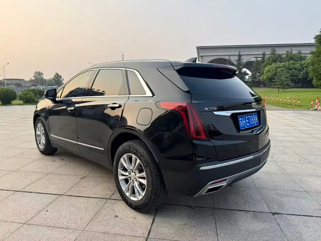 Cadillac XT5 2022 — фото 9