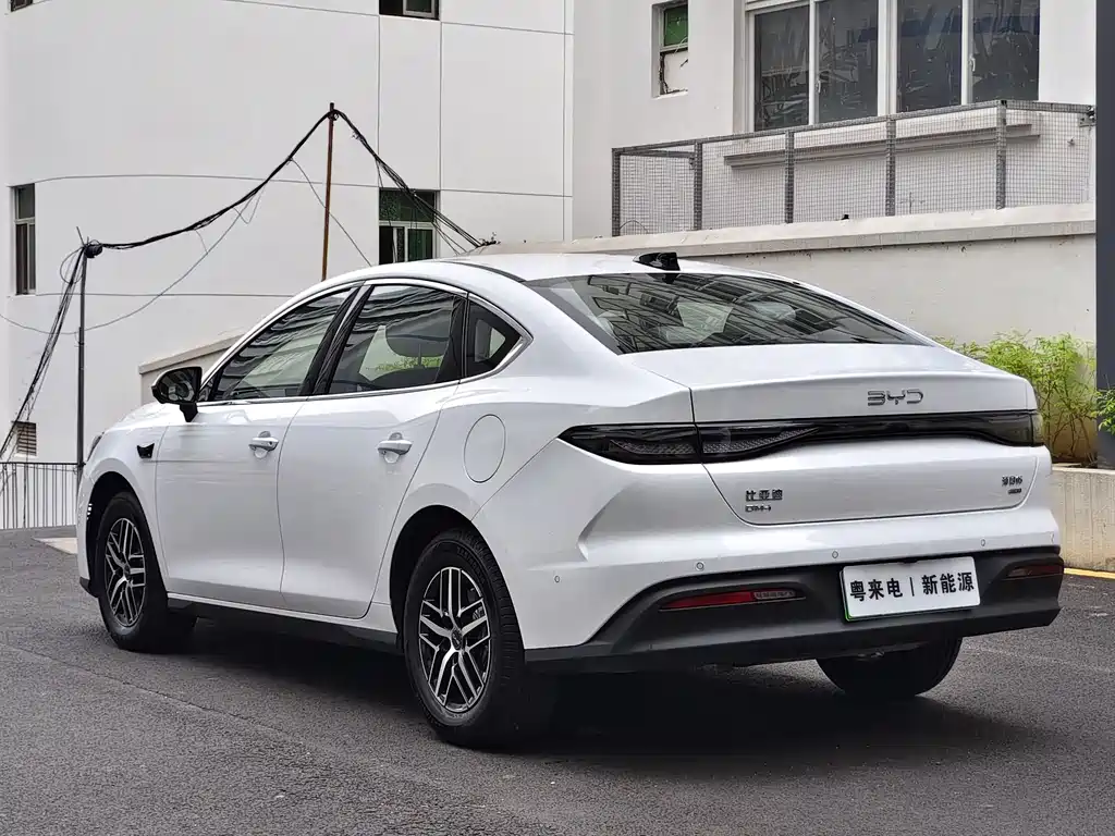 BYD Seal 05 DM-i 2025 — фото 5