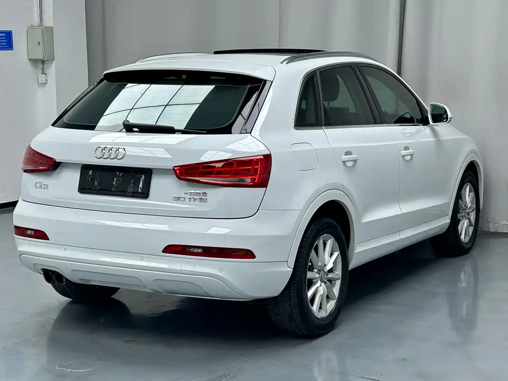 Audi Q3 2016 — фото 9