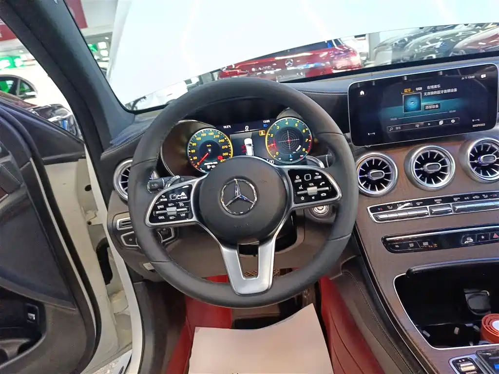 Mercedes-Benz GLC 2021 — фото 11