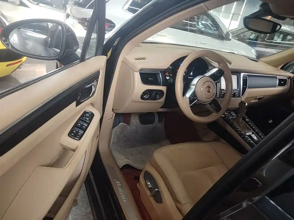 Porsche Macan 2015 — фото 16