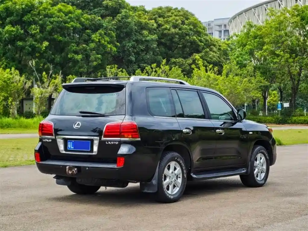 Lexus LX 2008