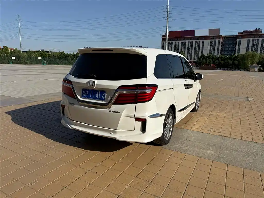 Honda Elysion 2016