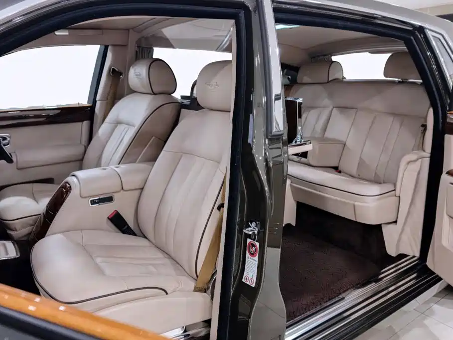 Rolls-Royce Phantom 2013 — фото 11