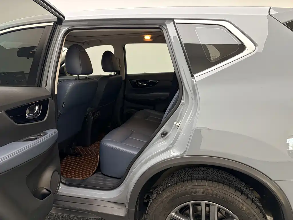 Nissan X-Trail 2025