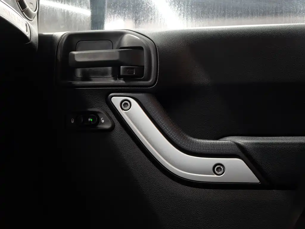 Jeep Wrangler 2018 — фото 7