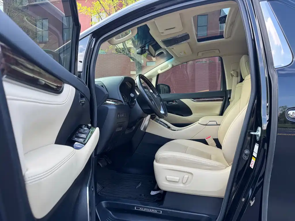 Toyota Alphard 2019 — фото 4
