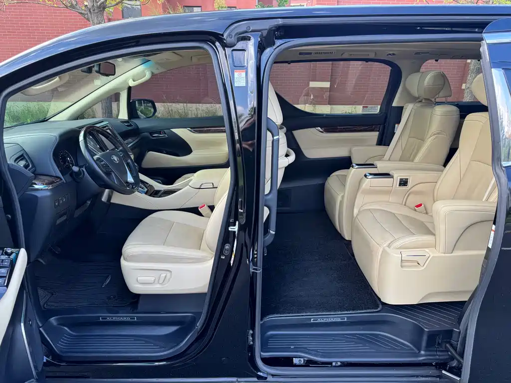 Toyota Alphard 2019 — фото 8
